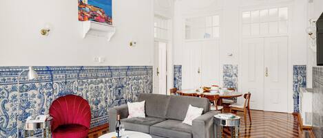 100-cm flat-screen TV with cable channels, TV