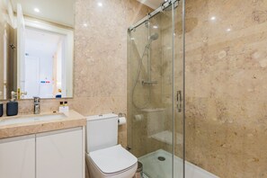 Apartment, 3 Schlafzimmer | Badezimmer | Dusche, Haartrockner, Handtücher