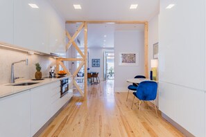 Apartment, 3 Schlafzimmer | Eigene Küche | Großer Kühlschrank, Mikrowelle, Ofen, Herdplatte