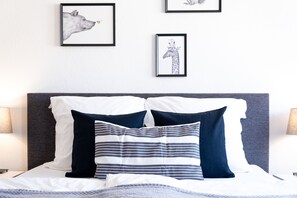 Studio Affaires (incl. final cleaning fee of 25 EUR) | Bureau, espace de travail pour ordinateurs portables