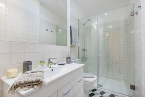 Apartment, 1 Bedroom | Bathroom