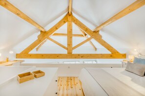 Lägenhet - 1 sovrum | 1 sovrum, skrivbord, strykjärn/strykbräda och barnsängar
