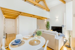 Apartment, 1 Bedroom | Living area | Flat-screen TV - Oporto Bonjardim Loft (Porto)