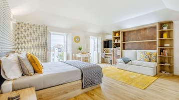 Apartment, 1 Bedroom | Desk, iron/ironing board, cribs/infant beds, travel crib