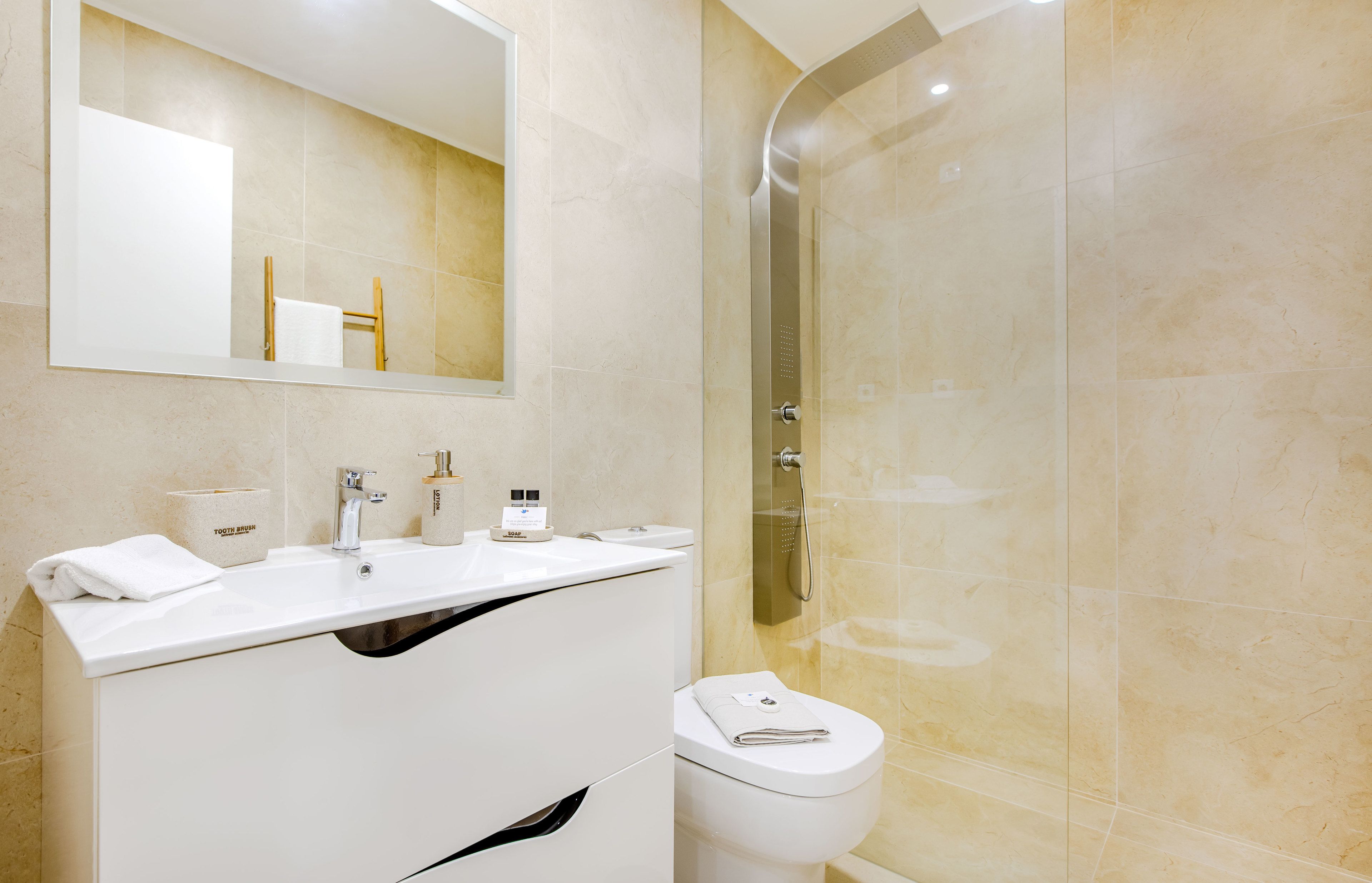 House, 3 Bedrooms | Bathroom | Shower, hair dryer, towels, soap
