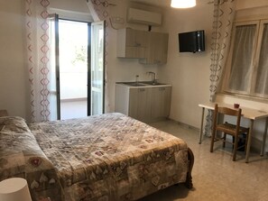 Chambre Triple (D'Annunzio)