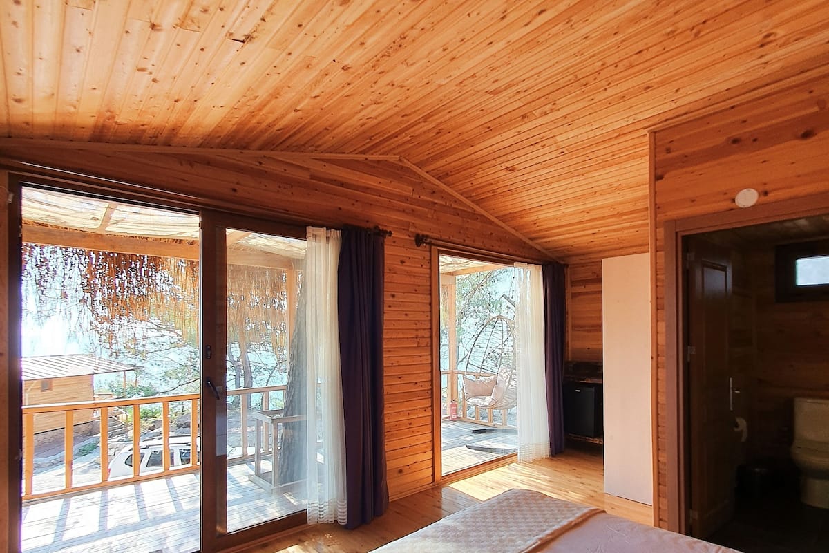 1 bedroom, hypo-allergenic bedding, minibar, free WiFi