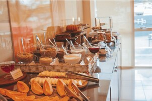 Desayuno bufé gratuito y diario