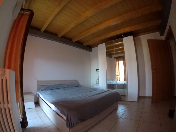 1 habitación y ropa de cama
