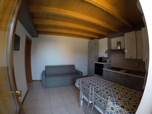 TV - Veronica's House holiday home (Valeggio sul Mincio)