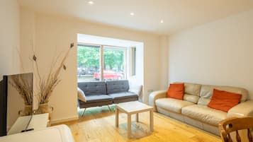 Family Apartment | Living room