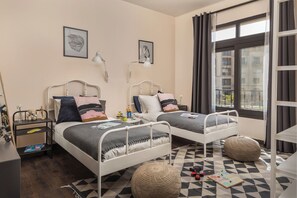 4 bedrooms, in-room safe, iron/ironing board, WiFi