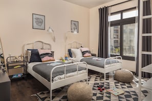 4 bedrooms, in-room safe, iron/ironing board, WiFi