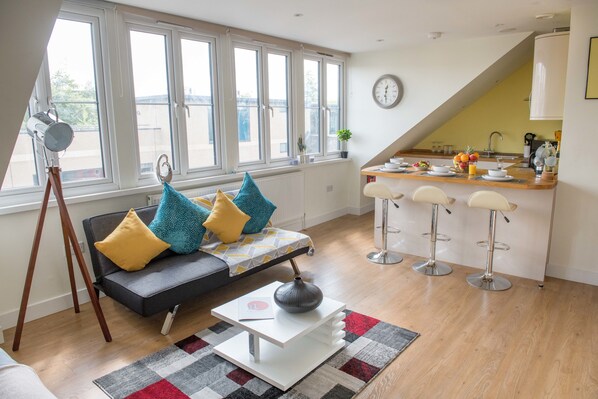 Apartment, 2 Bedrooms | Living room | Flat-screen TV - LUXURIOUS penthouse HEART of Cambridge (Cambridge)