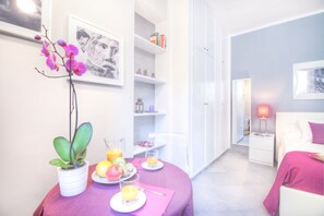 Studio | Setrika/meja setrika, Wi-Fi gratis, dan seprai linen