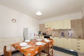 Villa, 3 Bedrooms | Private kitchen