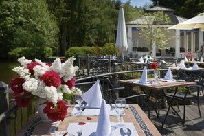 Outdoor dining - Hotel Molitors Mühle (Eisenschmitt)