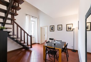 Appartement, 2 chambres | Restauration dans la chambre