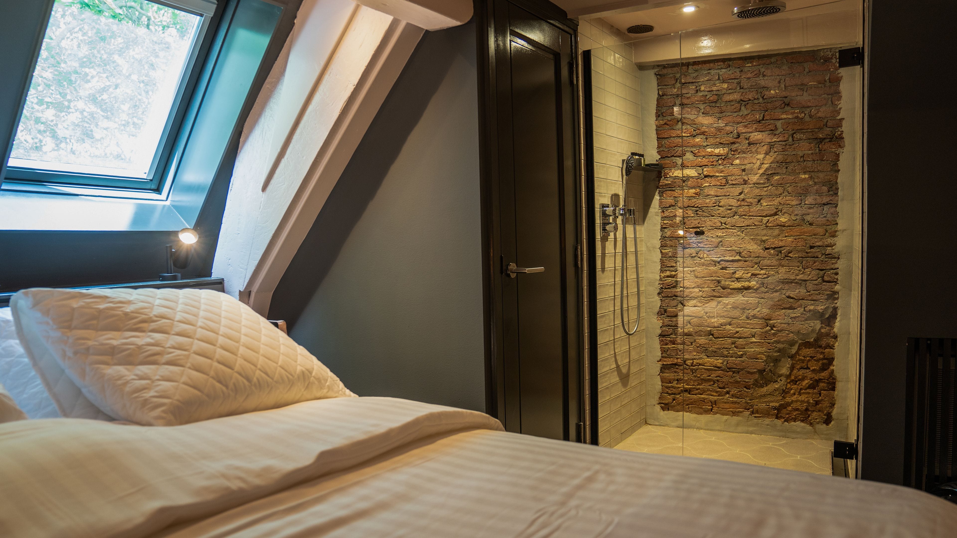 standard double room | 1 bedroom, in-room safe, individually decorated, individually furnished