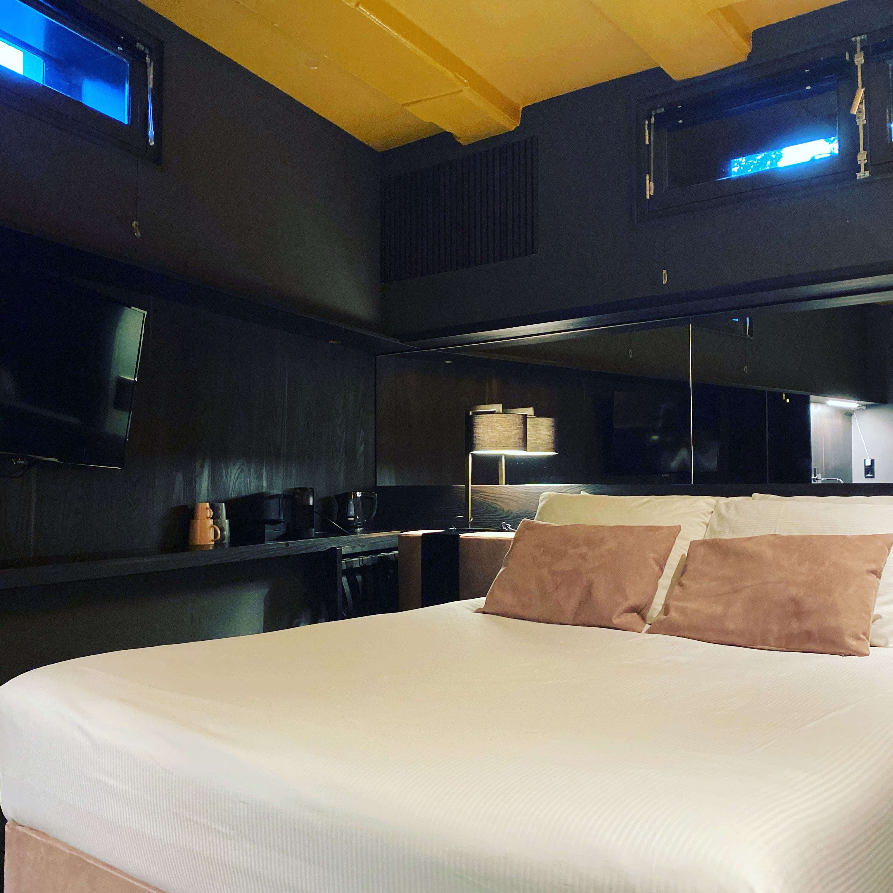 basic double room (basement) | 1 bedroom, in-room safe, individually decorated, individually furnished