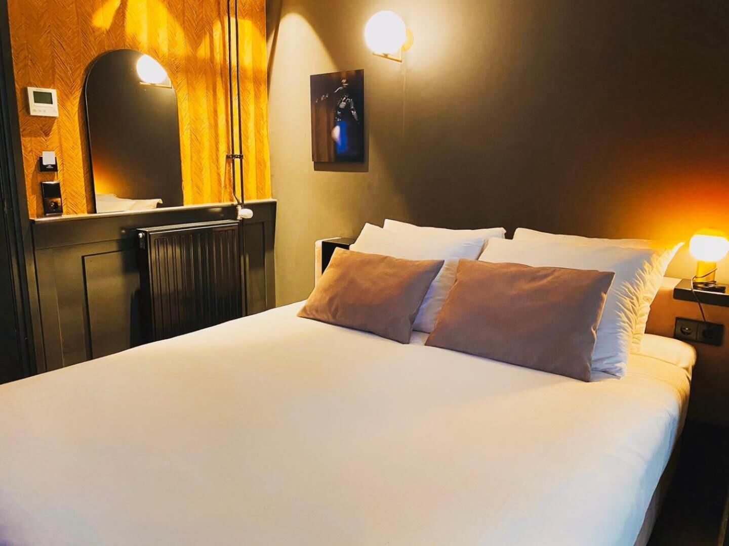 standard double room | 1 bedroom, in-room safe, individually decorated, individually furnished