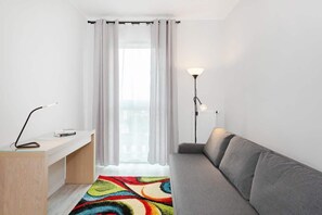 テレビ、書斎 / ワークスペース