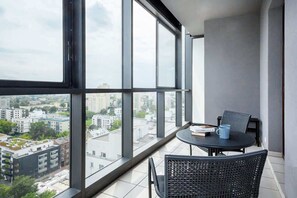 Interior - Spacious Apartment | City View, Balcony, Parking (Warszawa)