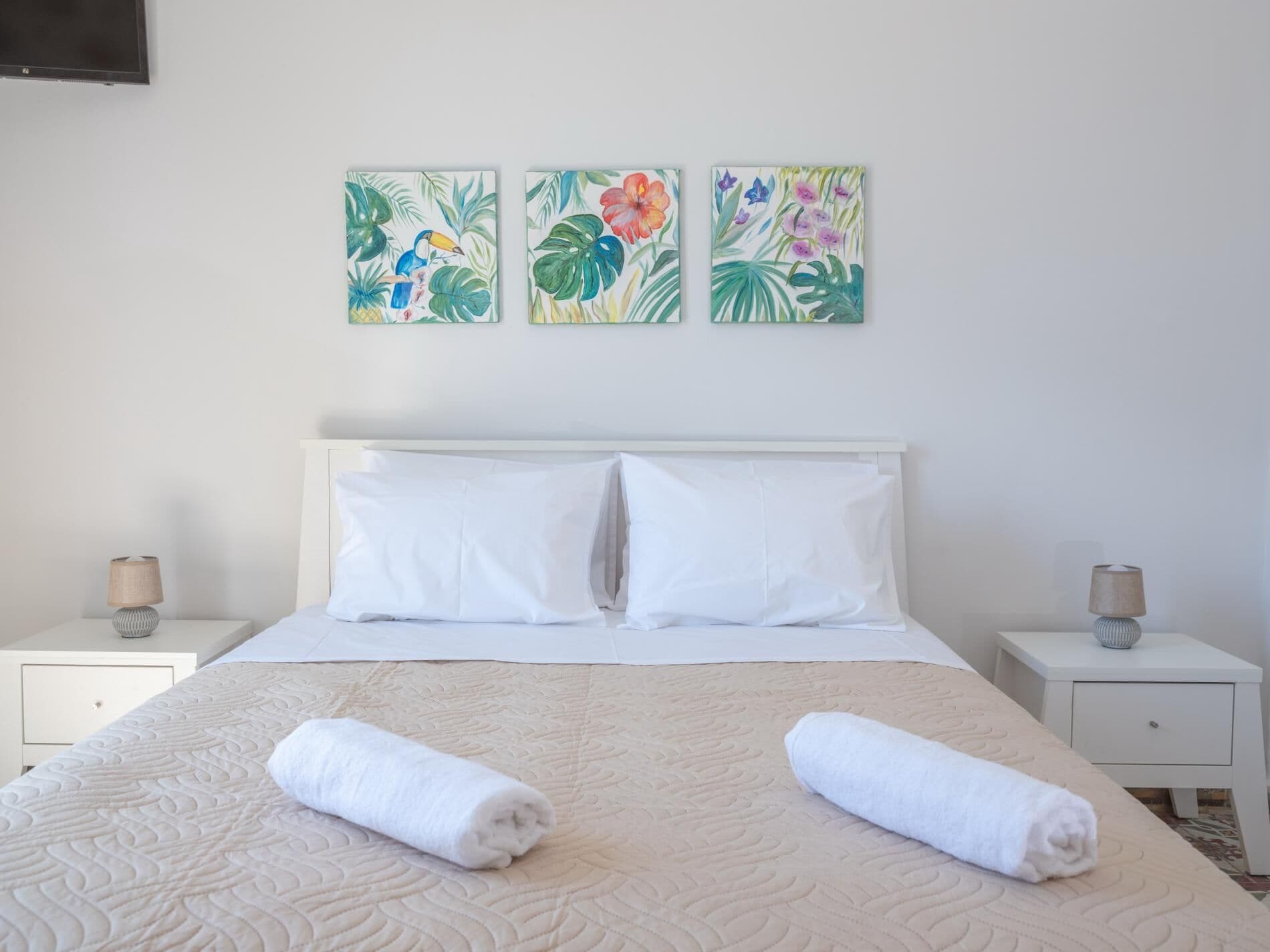 2 habitaciones, tabla de planchar con plancha y wifi gratis 