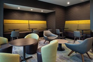 Lobby - Courtyard by Marriott Kansas City Olathe (Olathe)
