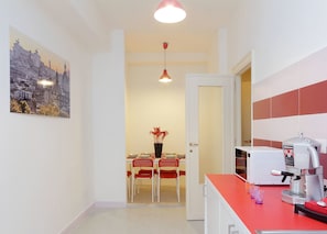 Apartment, 3 Schlafzimmer | Eigene Küche | Großer Kühlschrank, Mikrowelle, Herdplatte