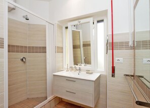 Apartment, 3 Schlafzimmer | Badezimmer