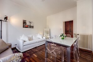 Televisión de pantalla plana