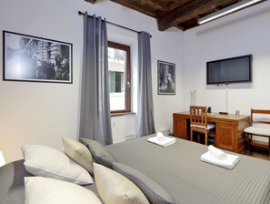 Apartment, 1 Bedroom | 1 bedroom, desk, iron/ironing board, free WiFi - La maison du cardinal Apartment (Rome)