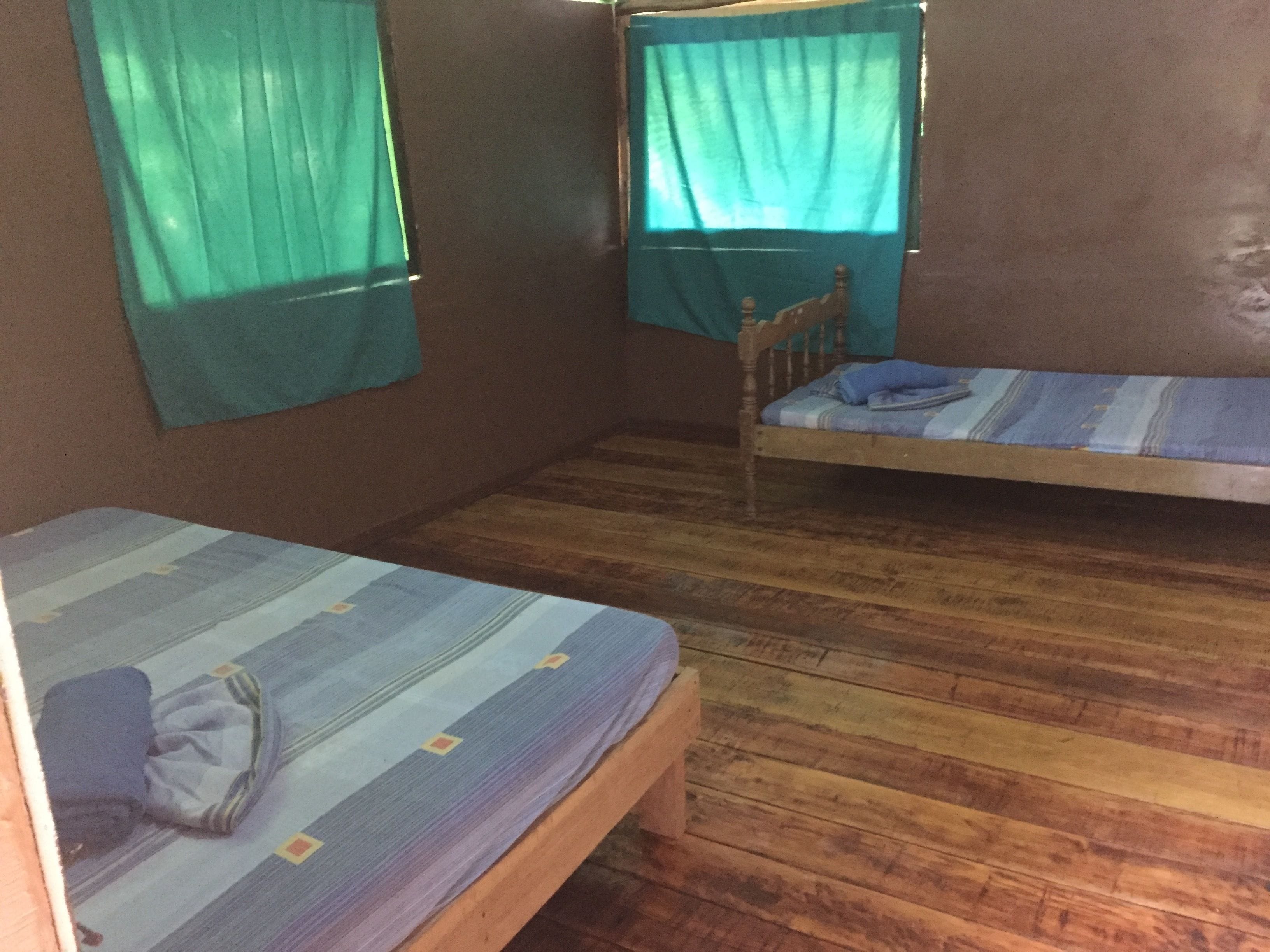 Economy Triple Room | Laptop workspace, free WiFi, bed sheets