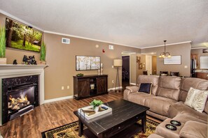 Condo, Multiple Beds (Cedar Lodge 604) | Living room