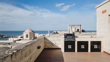 Appartamento Deluxe, 1 camera da letto, vista mare parziale (Penthouse) | Terrazza/patio