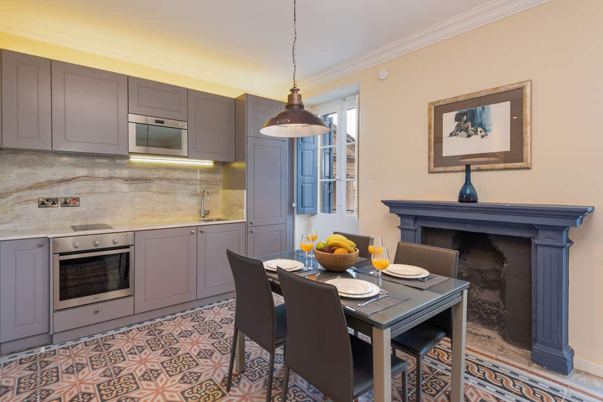Deluxe Apartment, 1 Bedroom, Partial Sea View (Azure) | Private kitchen | Full-sized fridge, microwave, oven, stovetop