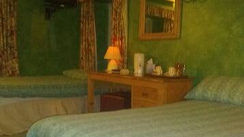 Traditional Twin Room | Individually decorated, individually furnished, desk, blackout drapes