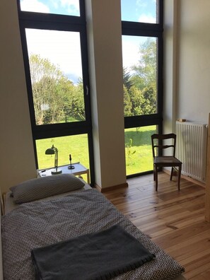 3 chambres, fer et planche à repasser, lit parapluie, Wi-Fi gratuit