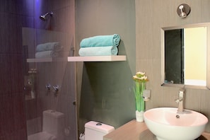 Family House | Bathroom