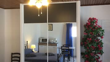 1 bedroom, iron/ironing board, travel crib, WiFi