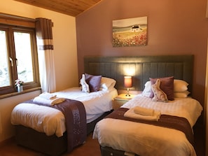 Cabin, Multiple Beds | 2 bedrooms, iron/ironing board, free WiFi, bed sheets