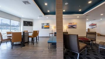 Lobby lounge