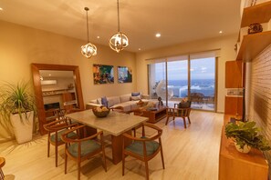 Condo, 3 phòng ngủ | Khu ăn uống