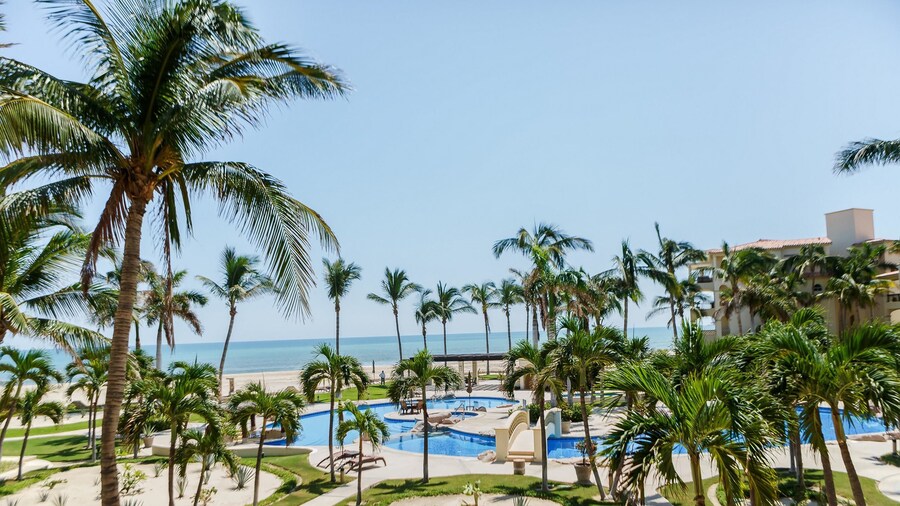 Las Mananitas F4205 2 BR by Casago