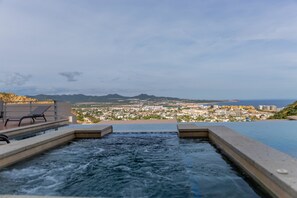 Condo, 3 phòng ngủ | Hồ bơi | Hồ bơi ngoài trời