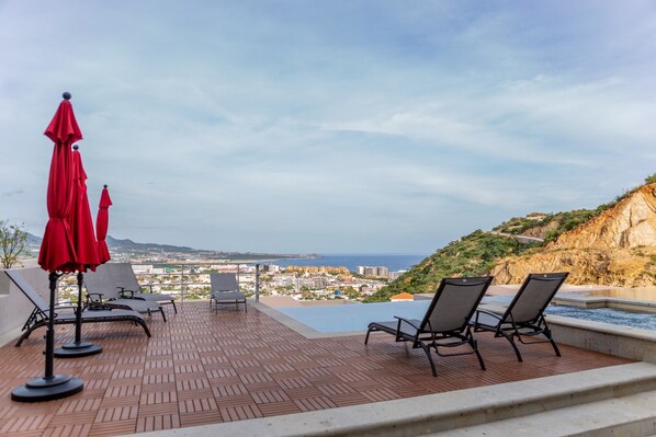 Condo, 3 phòng ngủ | Ban công