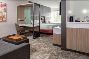 Desk, laptop workspace, iron/ironing board, free WiFi - SpringHill Suites by Marriott Suwanee Johns Creek (Suwanee)