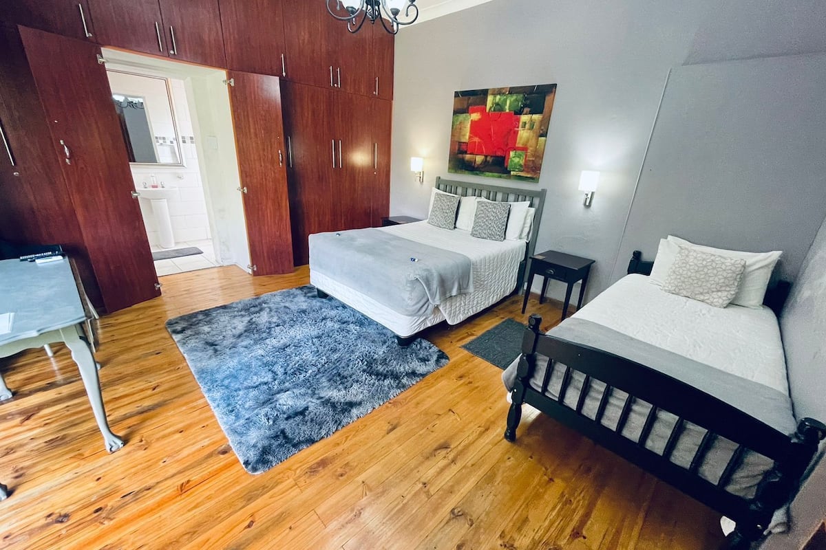 Standard Room, Berbilang Katil | 1 bilik tidur, seterika/papan seterika, Wi-fi percuma, cadar katil