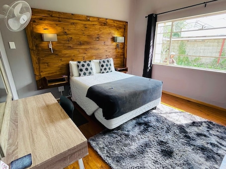 1 habitación, tabla de planchar con plancha, wifi gratis y ropa de cama